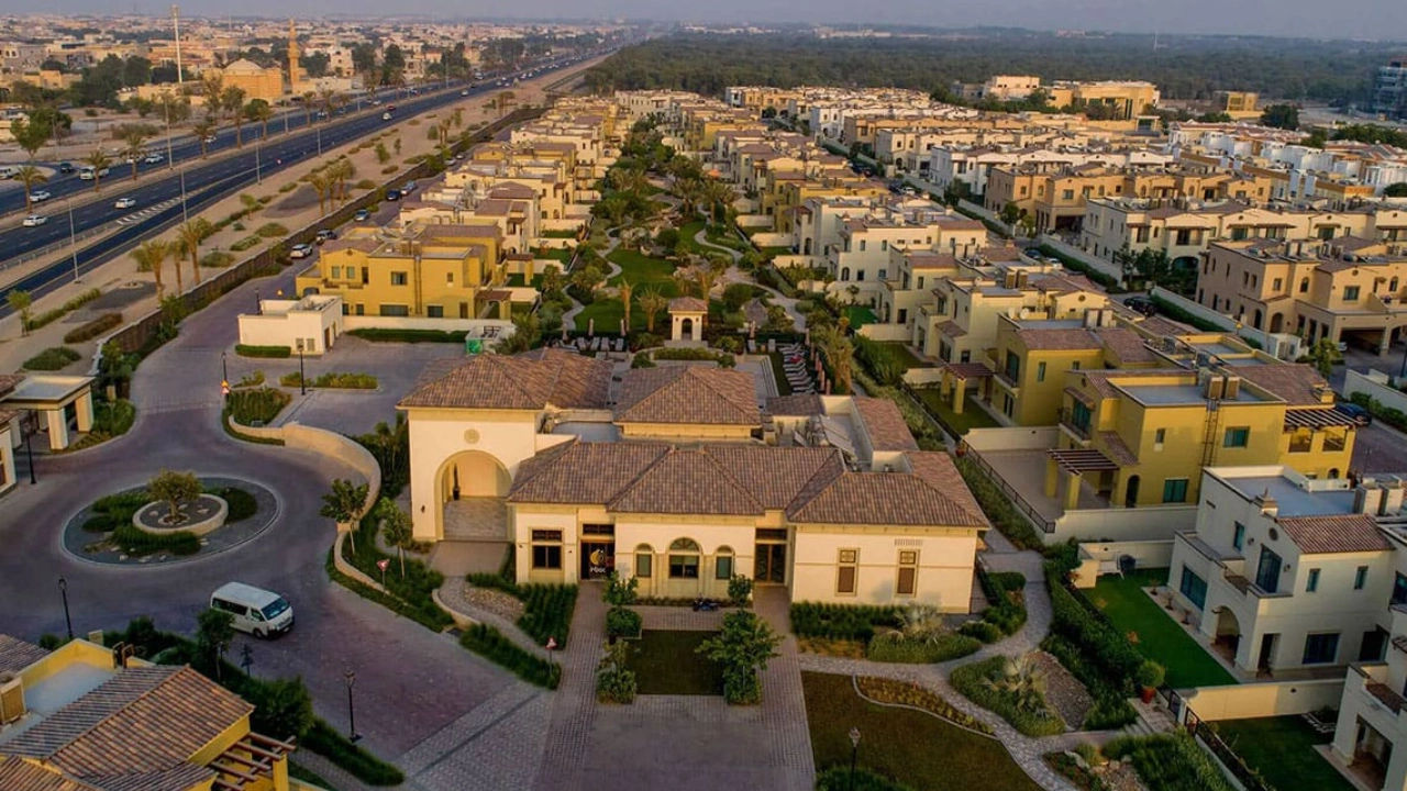 Best Communities Near Dubai Metro Blue Line